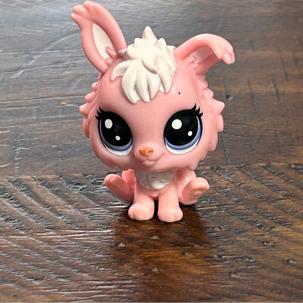 LPS Littlest Pet Shop #2-105 Viera Angora‎ Bunny Rabbit Pink White Blue Dot Eyes
